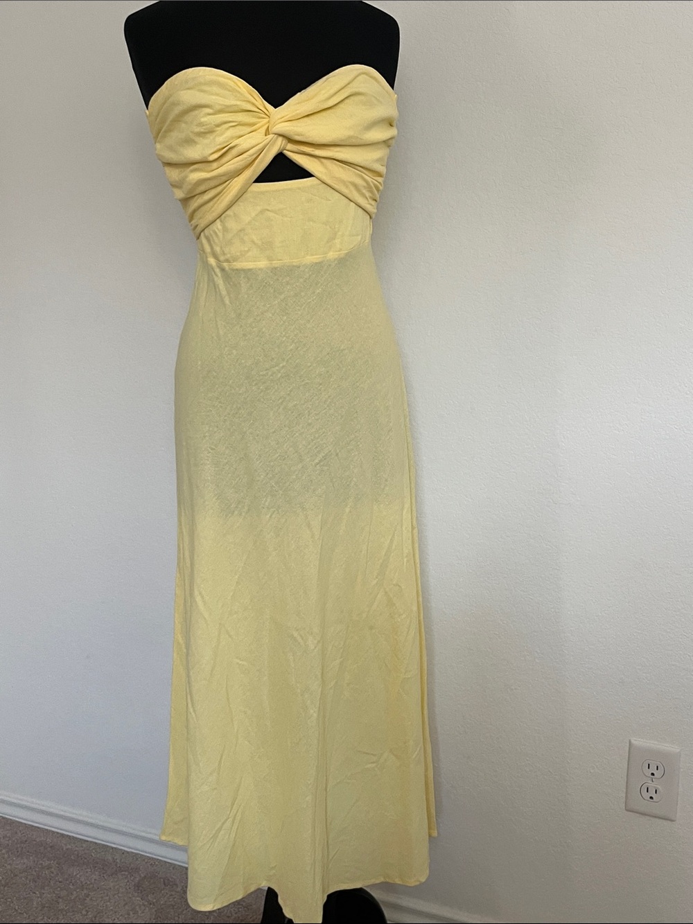 Petal & Pup yellow Strapless  Dress - Picture 2 of 14